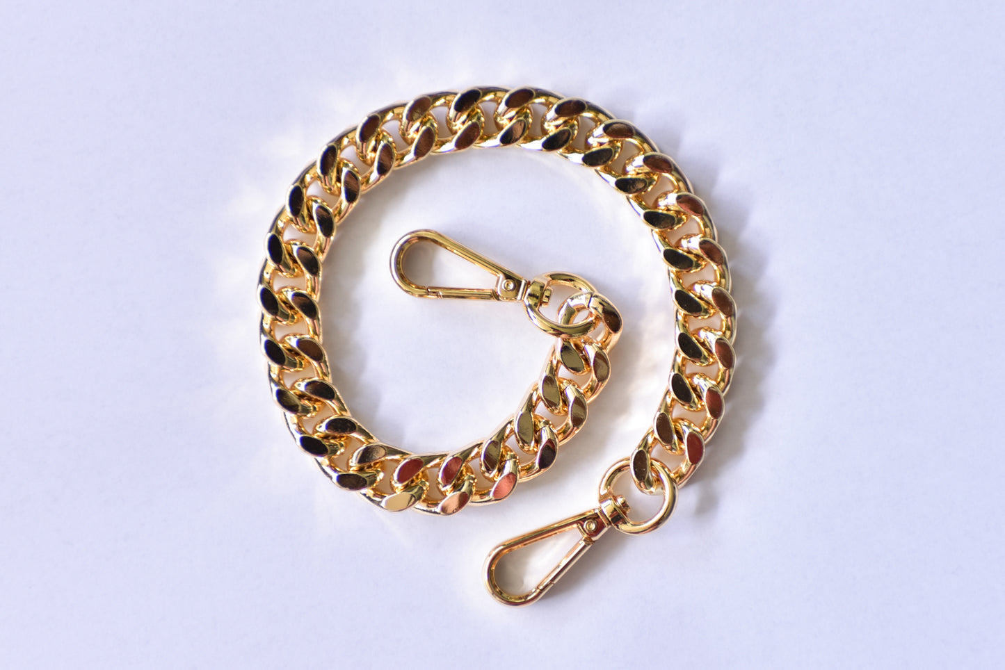 Chain clutch strap